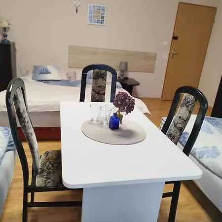 Szyper Δωμάτια σε οικογενειακή κατοικία *